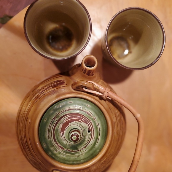 Ceramic teapot tea pot matching cups - Picture 2 of 3